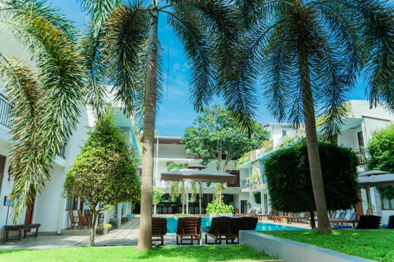 Royal Reach Udawalawe Hotel Exterior photo