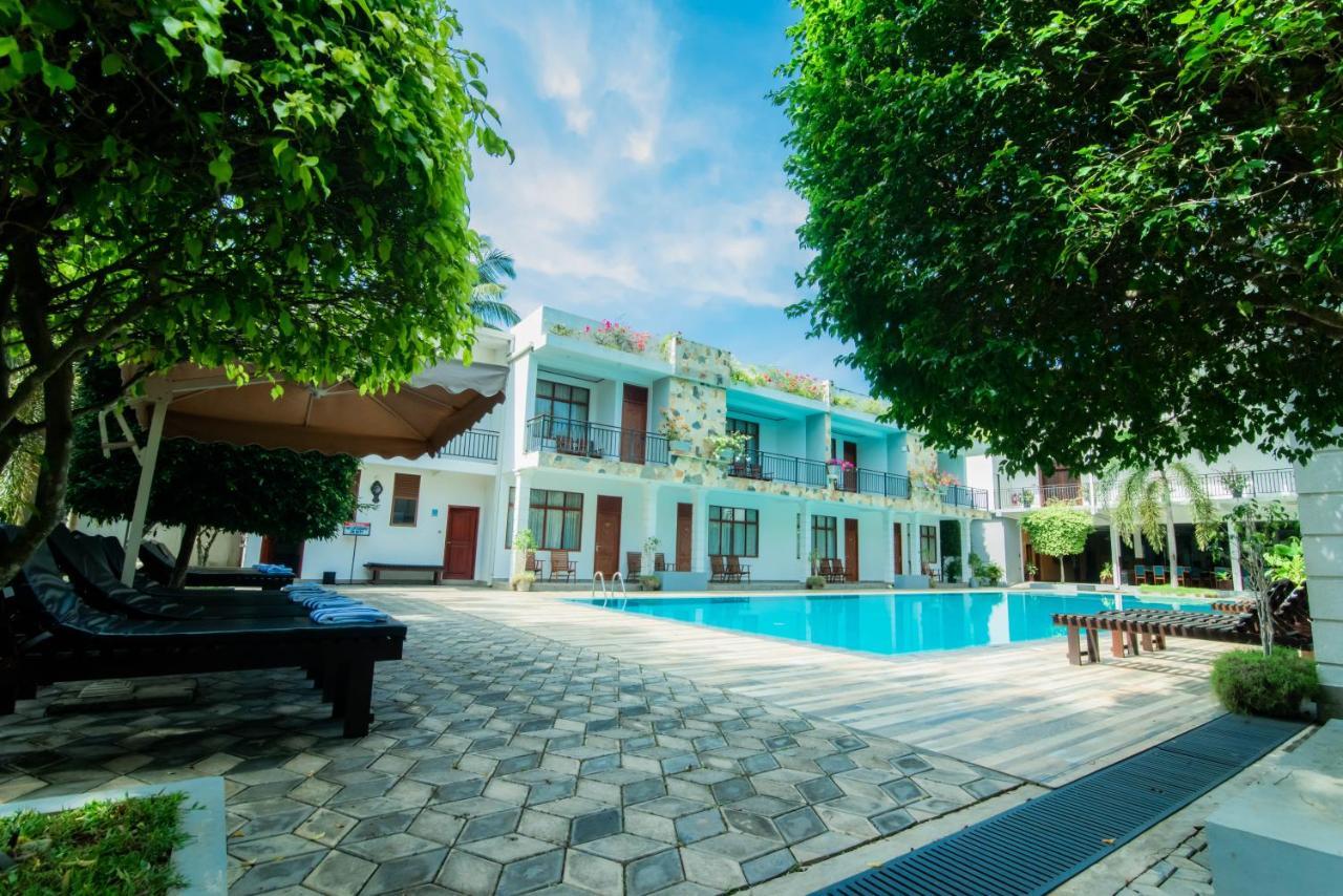 Royal Reach Udawalawe Hotel Exterior photo