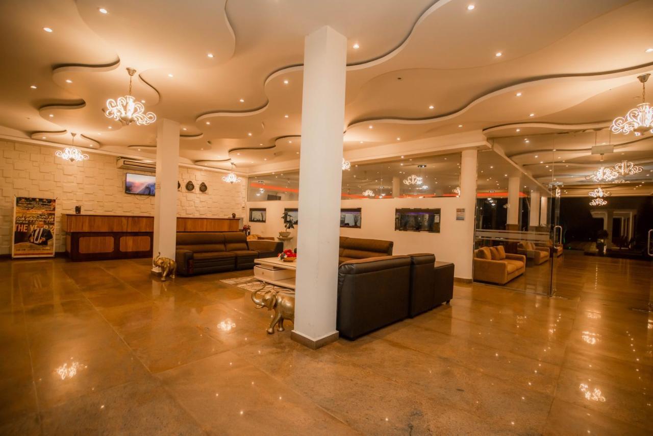Royal Reach Udawalawe Hotel Exterior photo