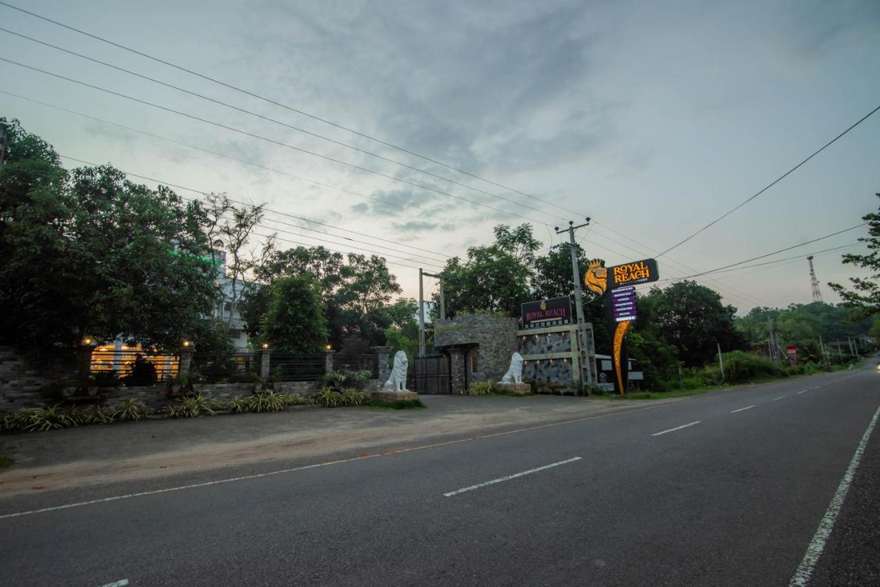 Royal Reach Udawalawe Hotel Exterior photo