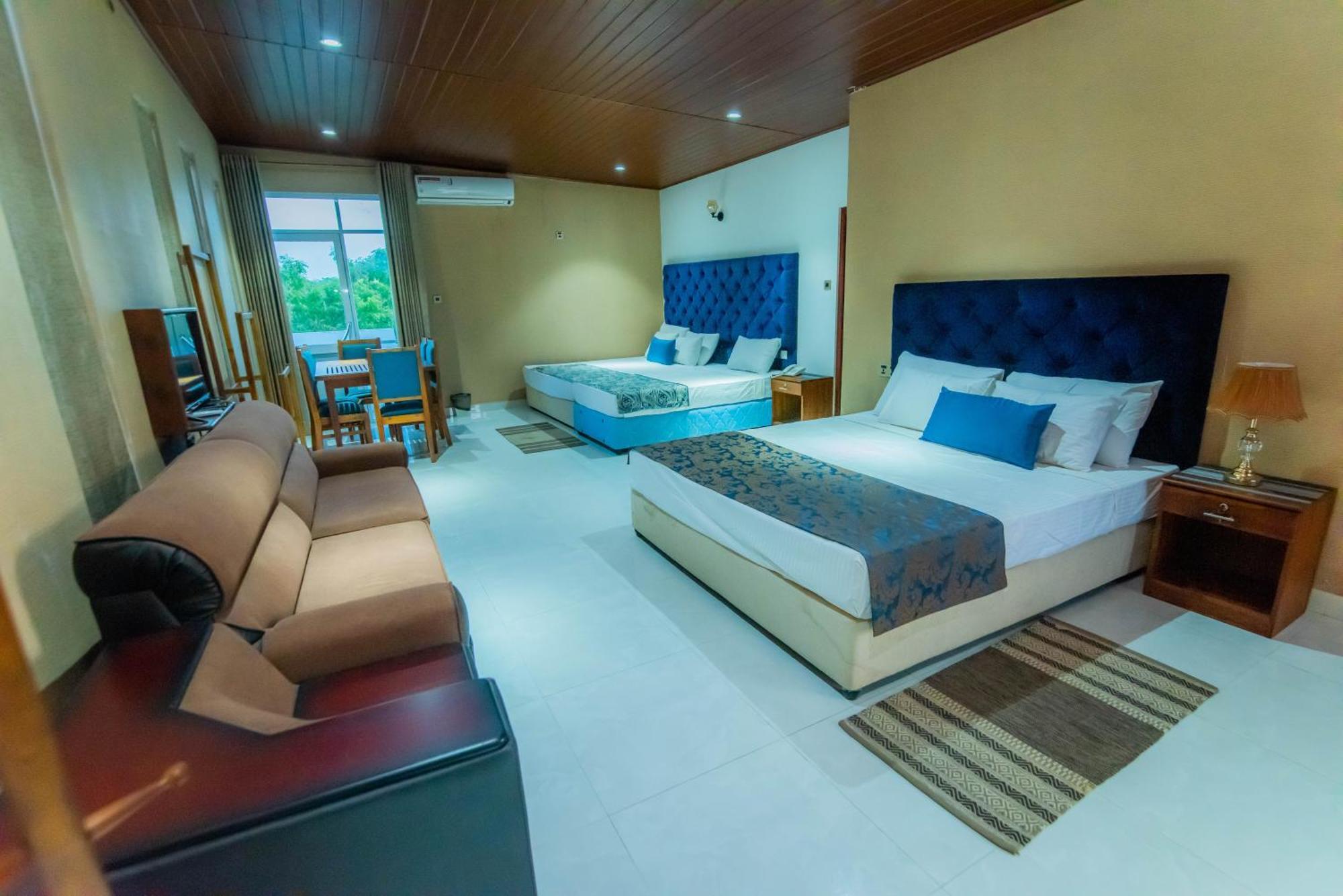 Royal Reach Udawalawe Hotel Room photo