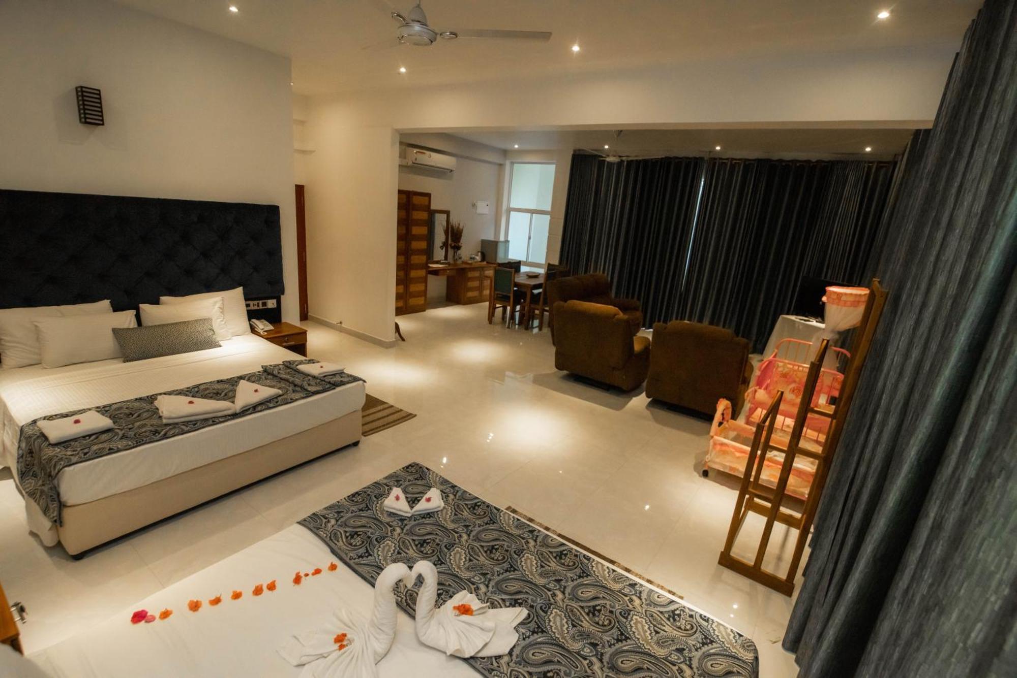 Royal Reach Udawalawe Hotel Room photo